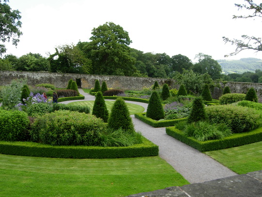 Aberglasney Garden